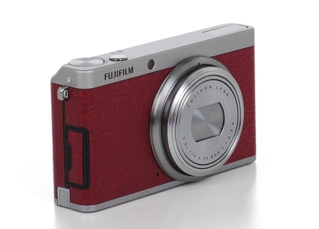 Red 12.0 MP Compact Digital Camera I1725