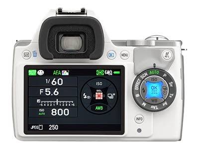 White Digital SLR Camera with 18-55mm Lens I417
