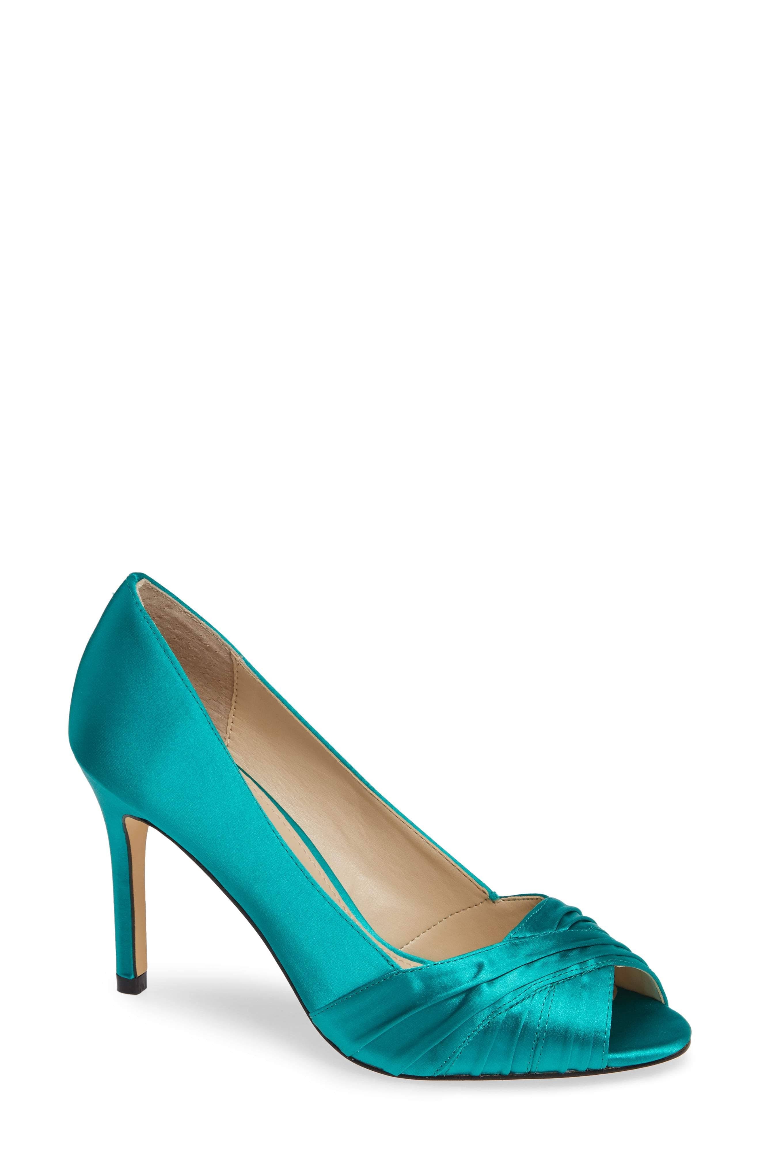 Satin Pump G623986