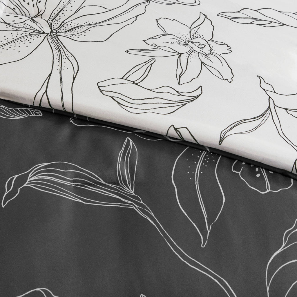 Full White/ Charcoal Reversible Complete Bedding Set with Cotton Sheet C2014