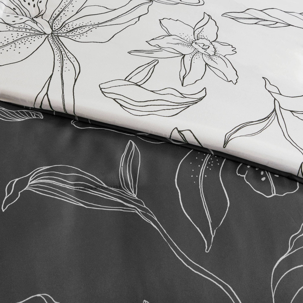 Full White/ Charcoal Reversible Complete Bedding Set with Cotton Sheet C2014