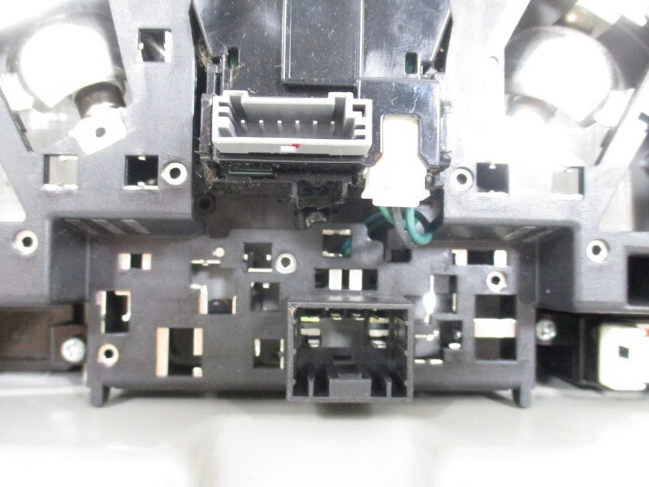 Pre-Owned Hyundai Santa Fe Overhead Sunroof Console C56021
