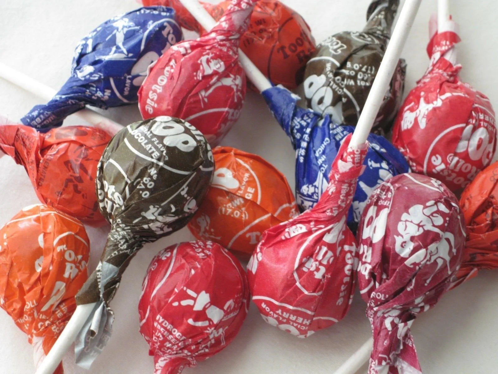 Tootsie Roll Pops 32oz Suckers Chocolate Chewy Center Candy M254472