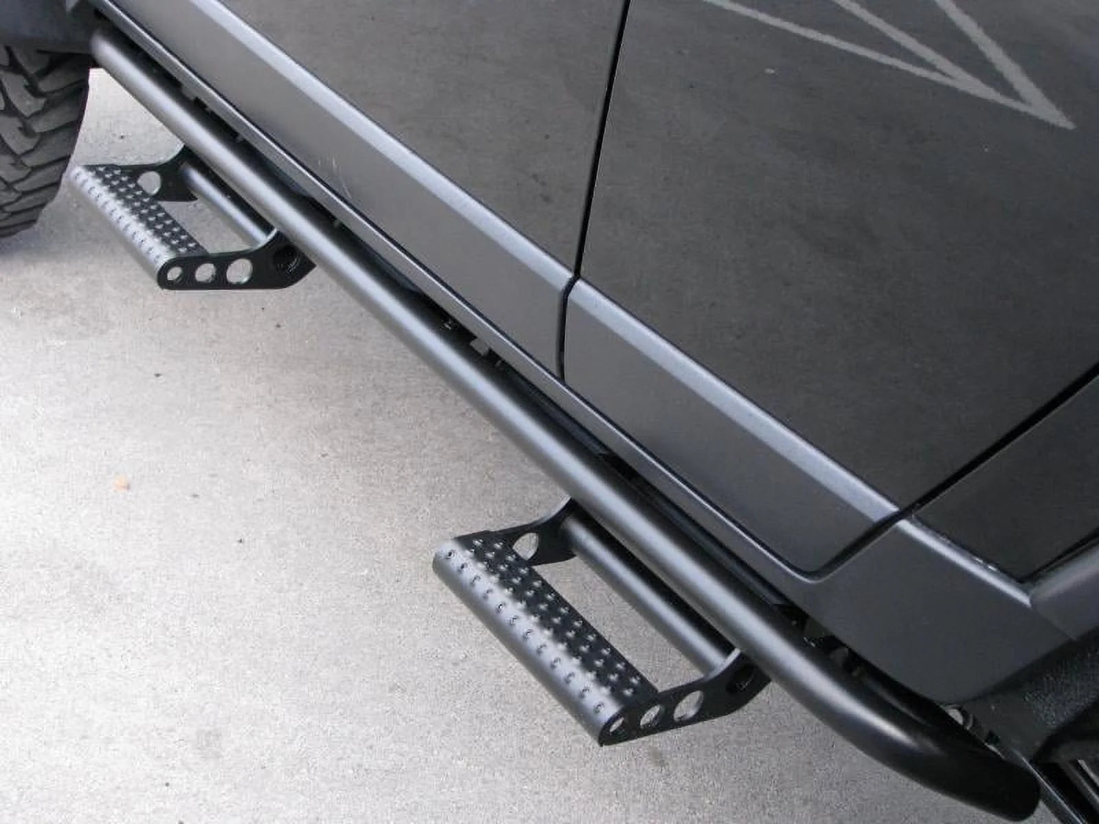 Textured Black Rock Rails U7592