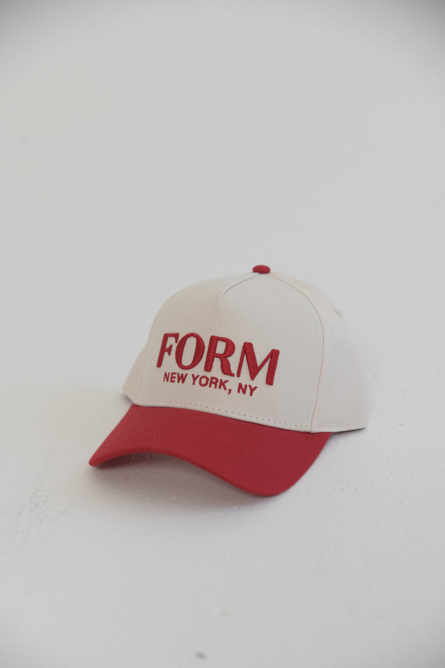 New York FORM Hat - Red/Cream