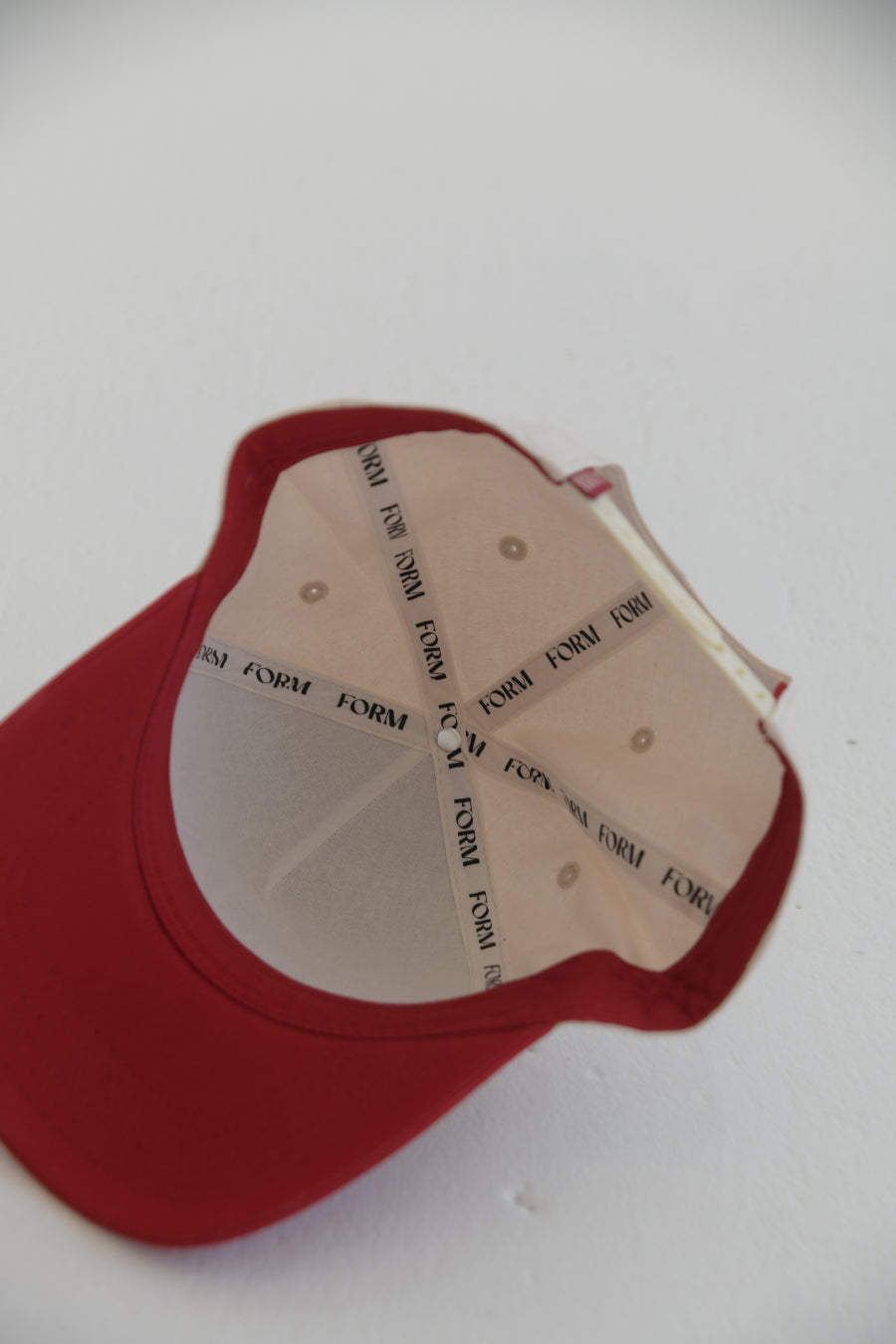 New York FORM Hat - Red/Cream