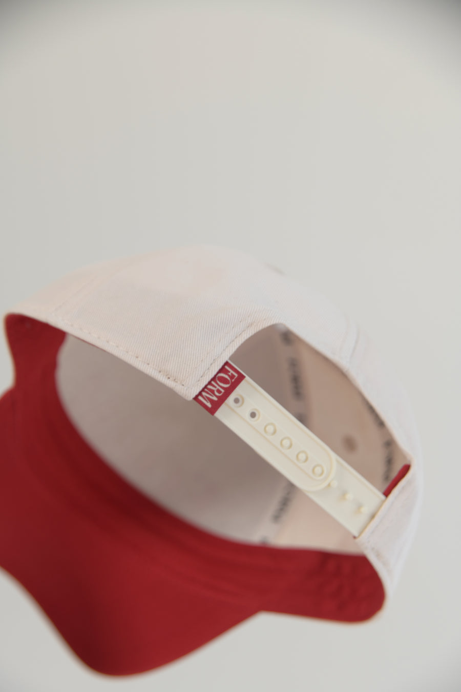 New York FORM Hat - Red/Cream