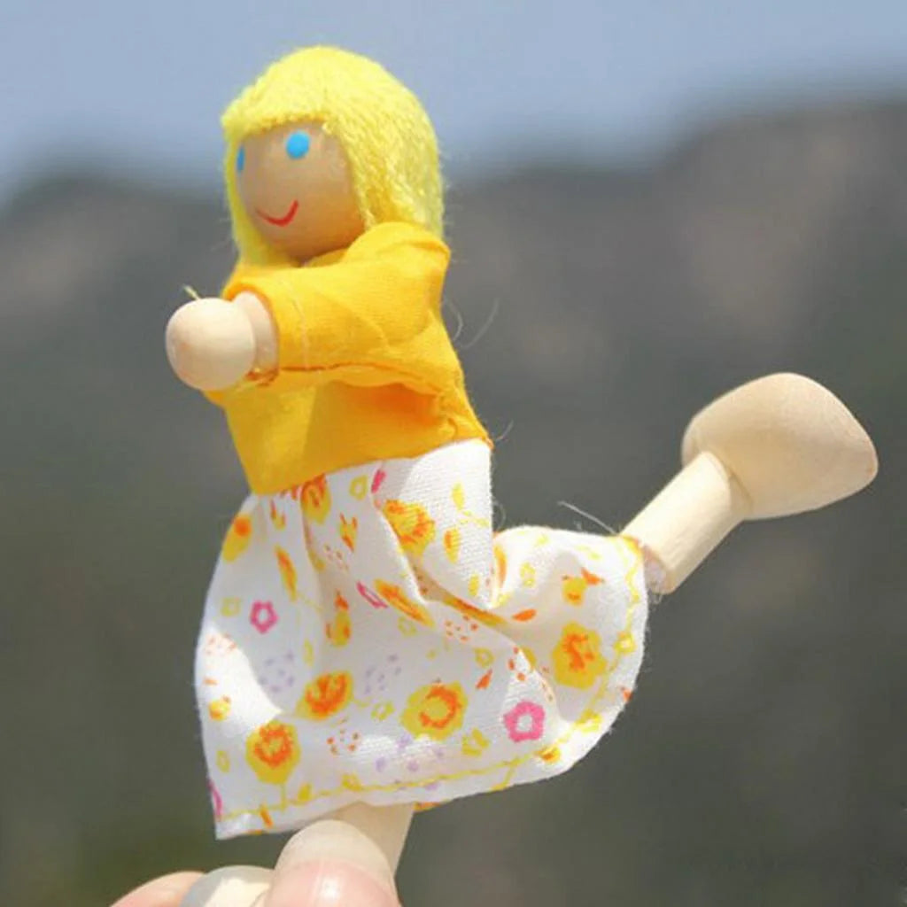 Wooden Doll Family Pretend Play Figures W8589