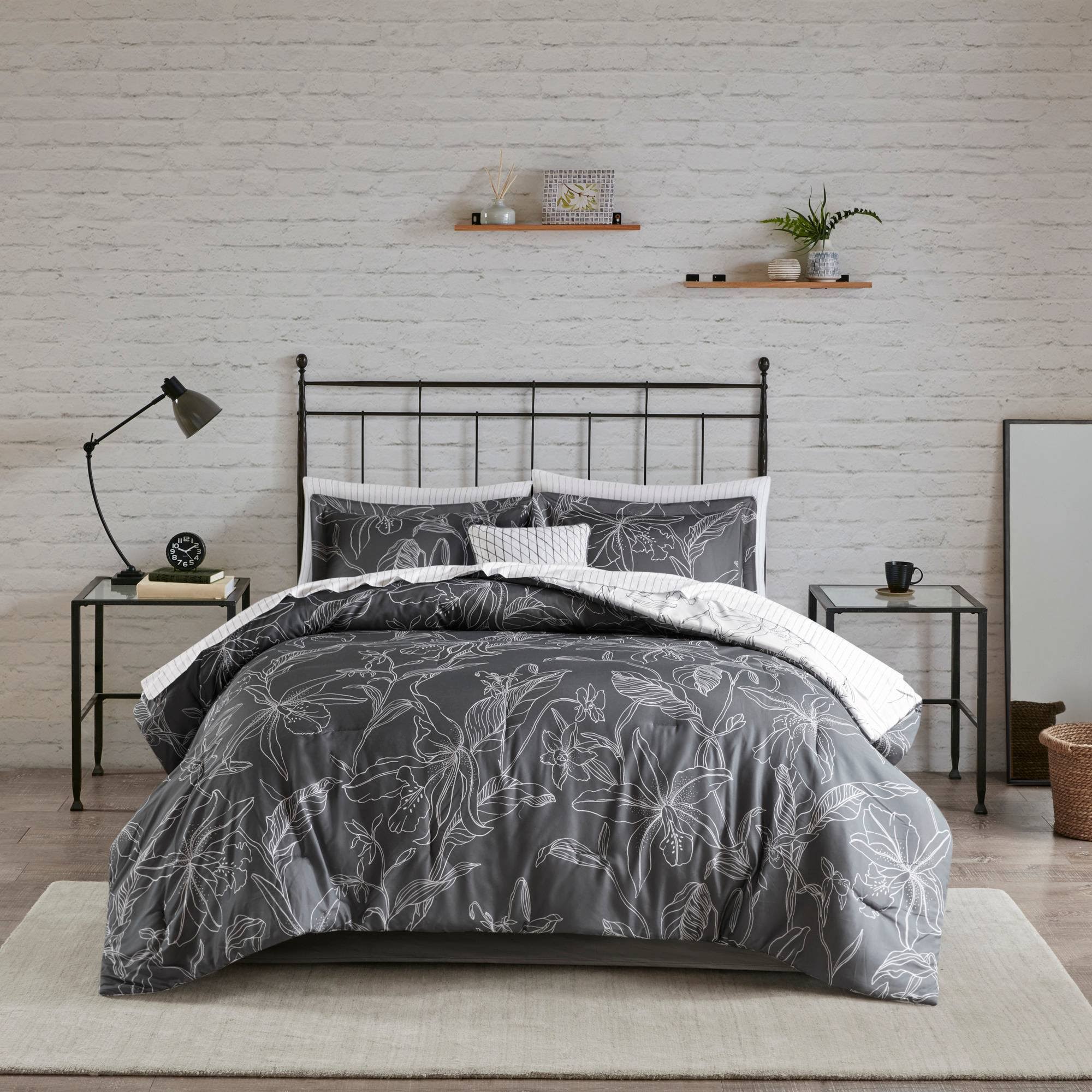 Full White/ Charcoal Reversible Complete Bedding Set with Cotton Sheet C2014