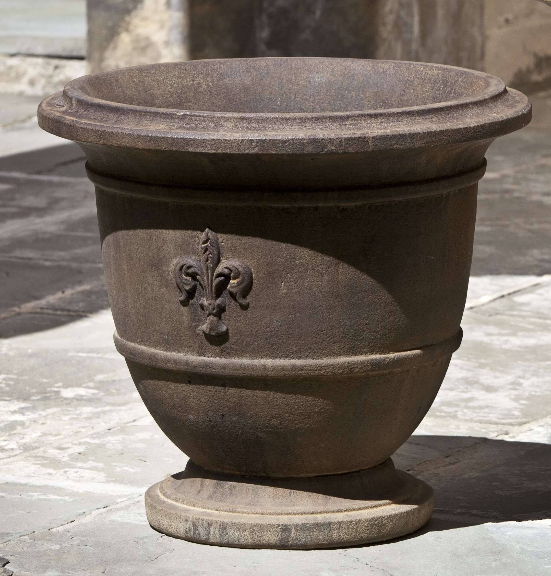 Small Urn N66205